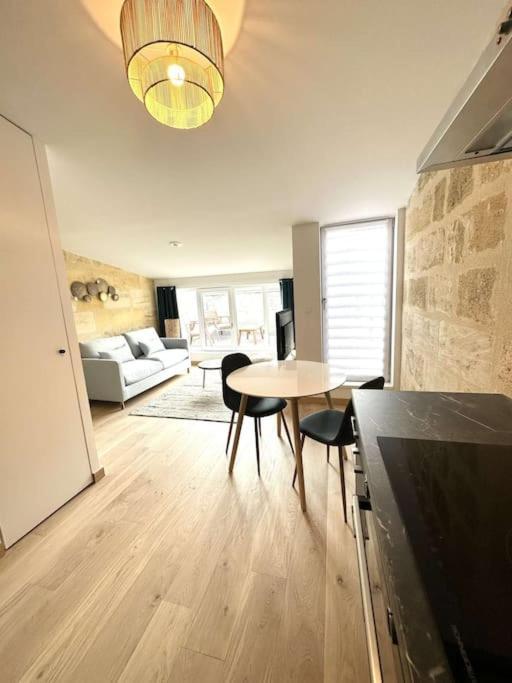 5- Hypercentre - 4Pers - Clim - Terrasse - Netflix Apartment Libourne Exterior foto